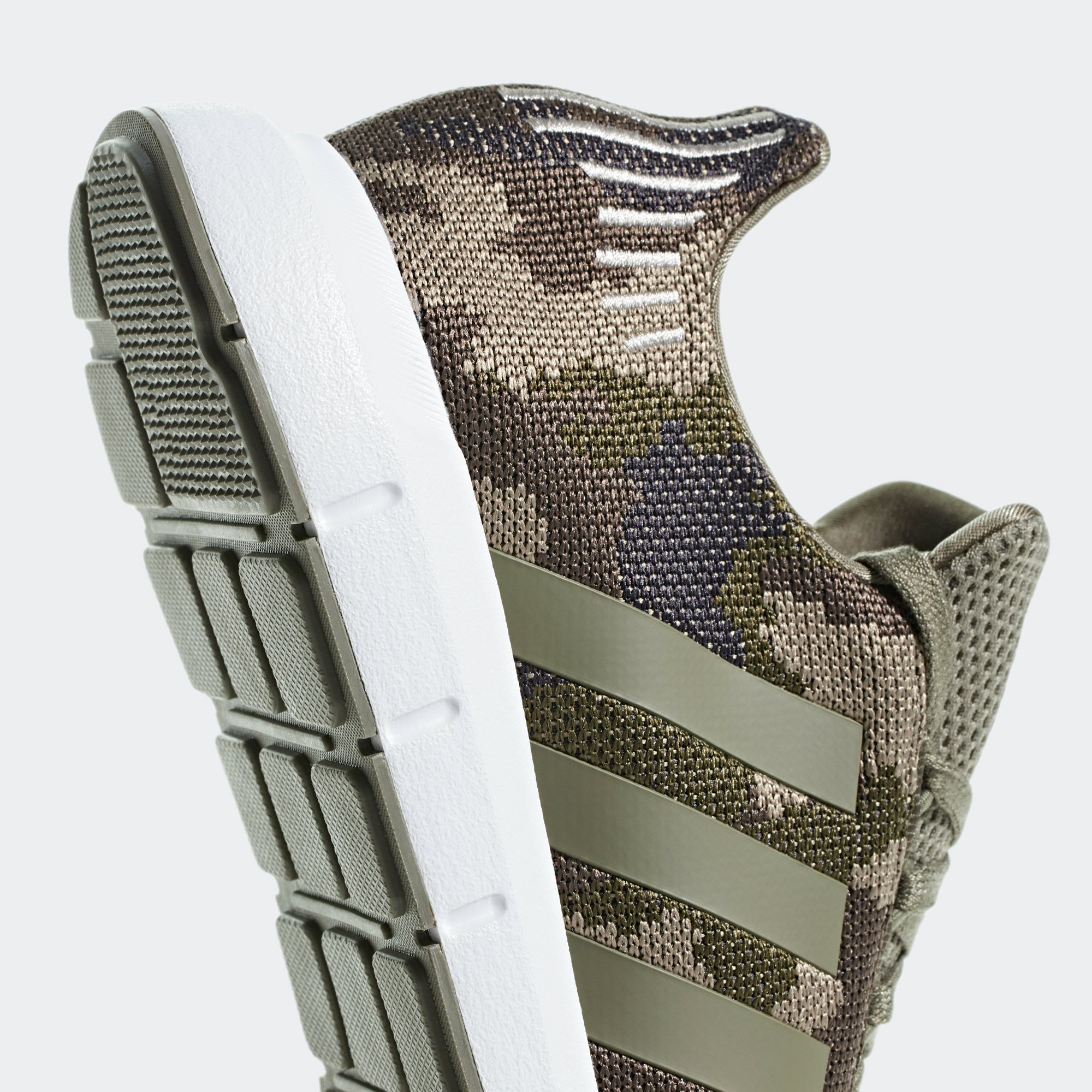 adidas swift run olive cargo