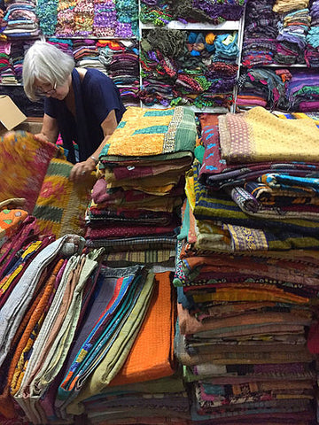 tierra-del-lagarto-Textile-shopping-in-Jaipur