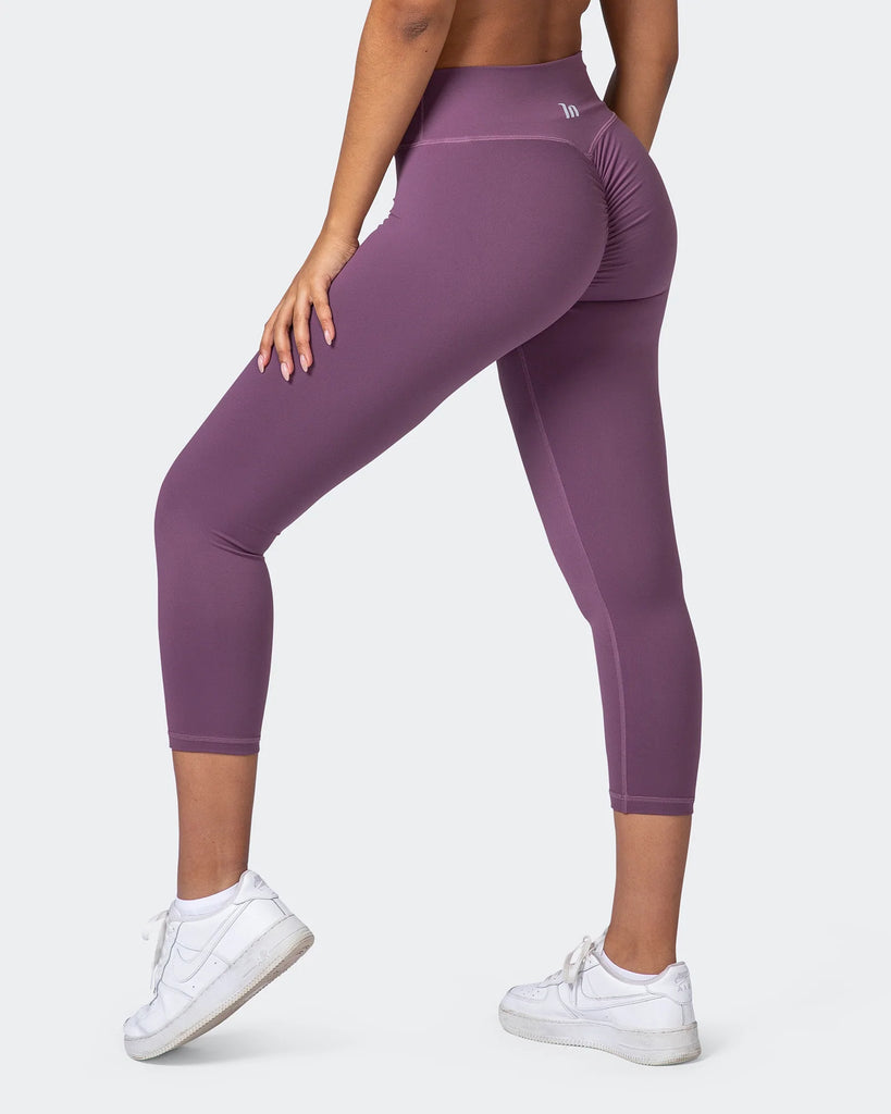 Lilac Low V-Back Scrunch Butt Leggings