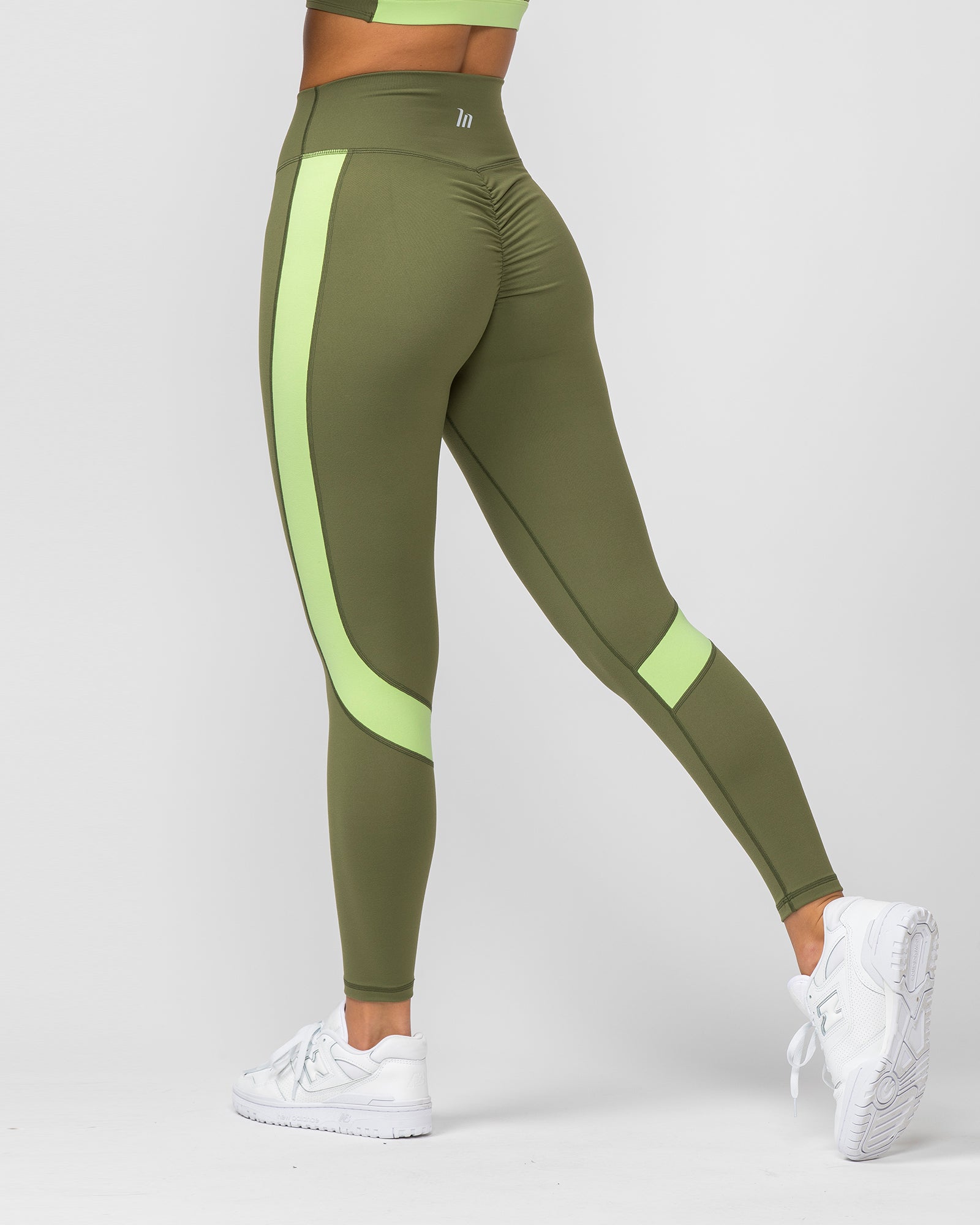 Sunlight Signature Scrunch Ankle Length Leggings - Green Ivy