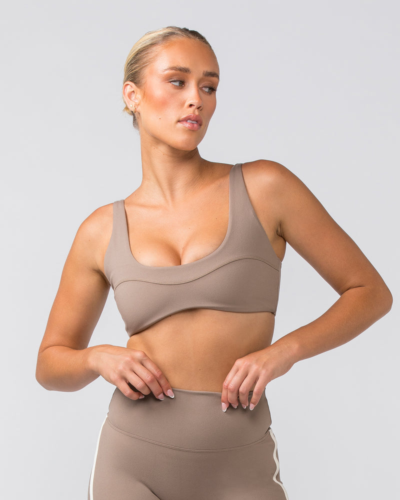 Now & Renn White Sports Bra – BODYRENN