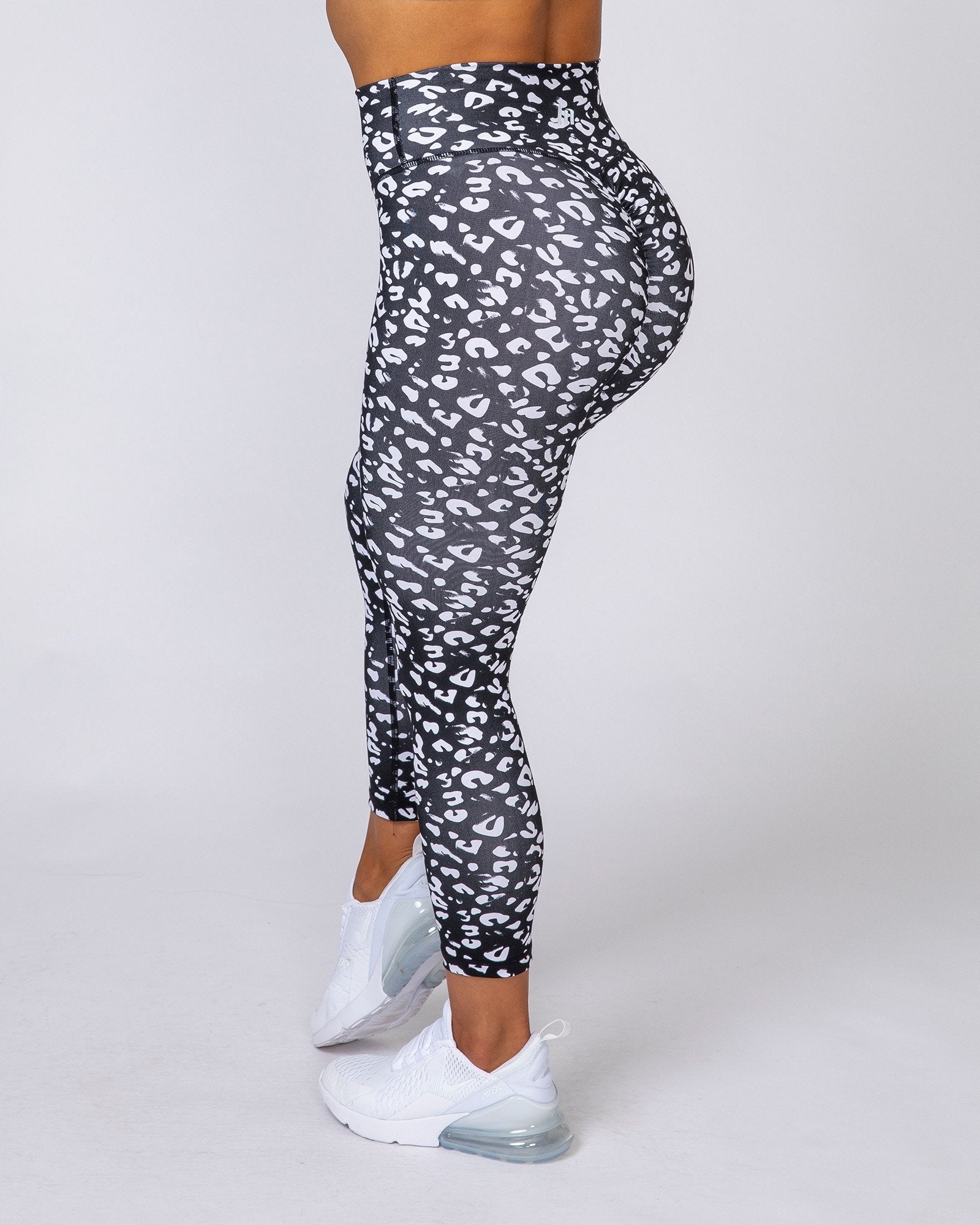 Signature Scrunch 7/8 Leggings - Black Leopard