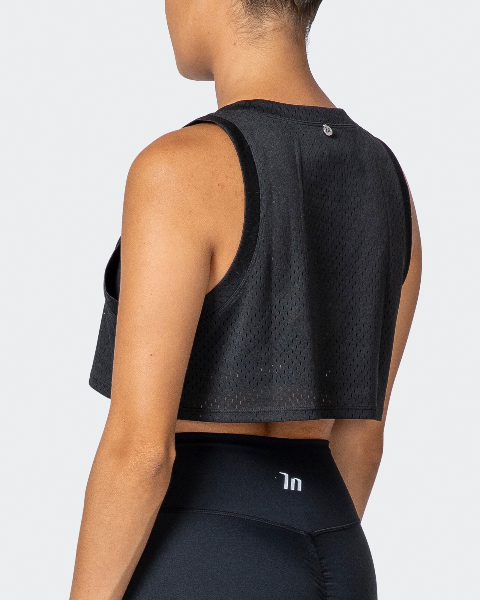 Agile Ultra Cropped Tank - Black