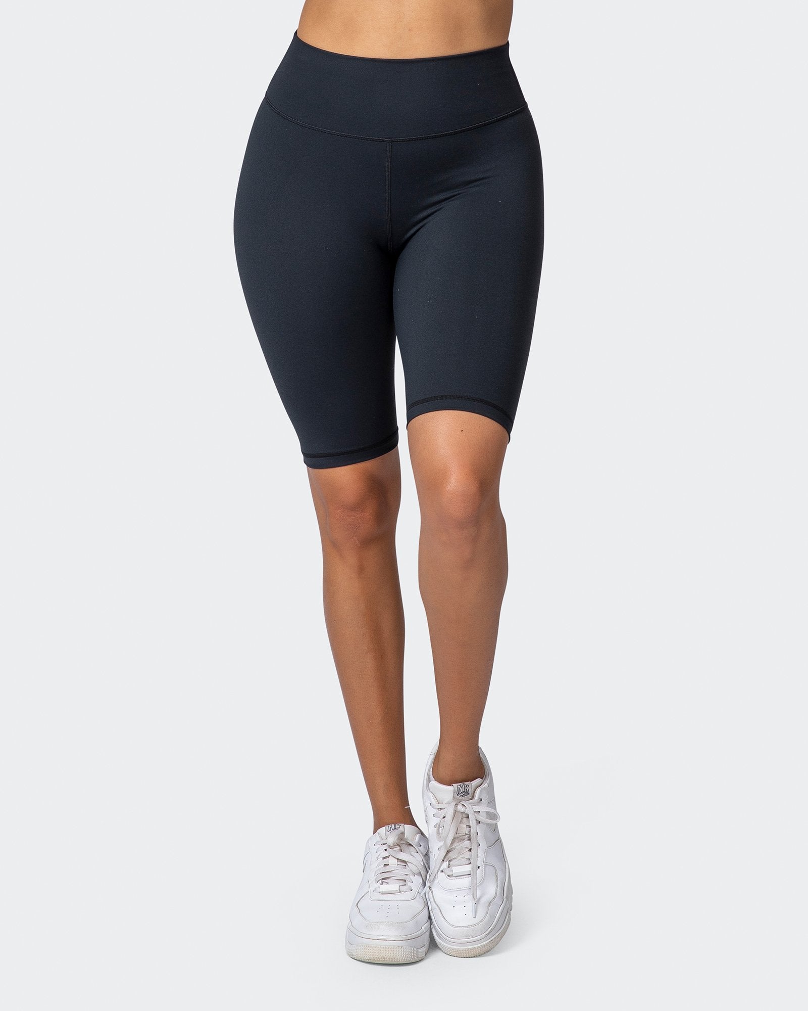 Signature Scrunch Referee Length Shorts - Black