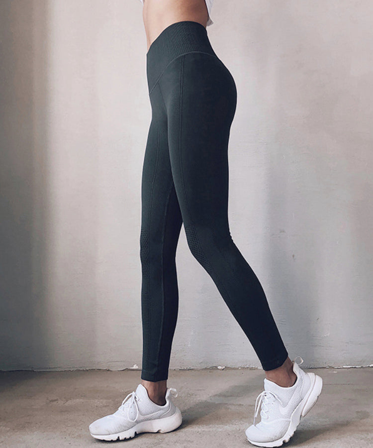 sculpting yoga pants