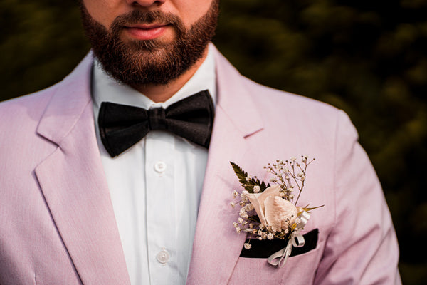 Mandujour bow tie - Photo by Cleyder Duque from Pexels