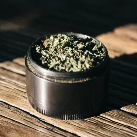 Grinding your cannabis