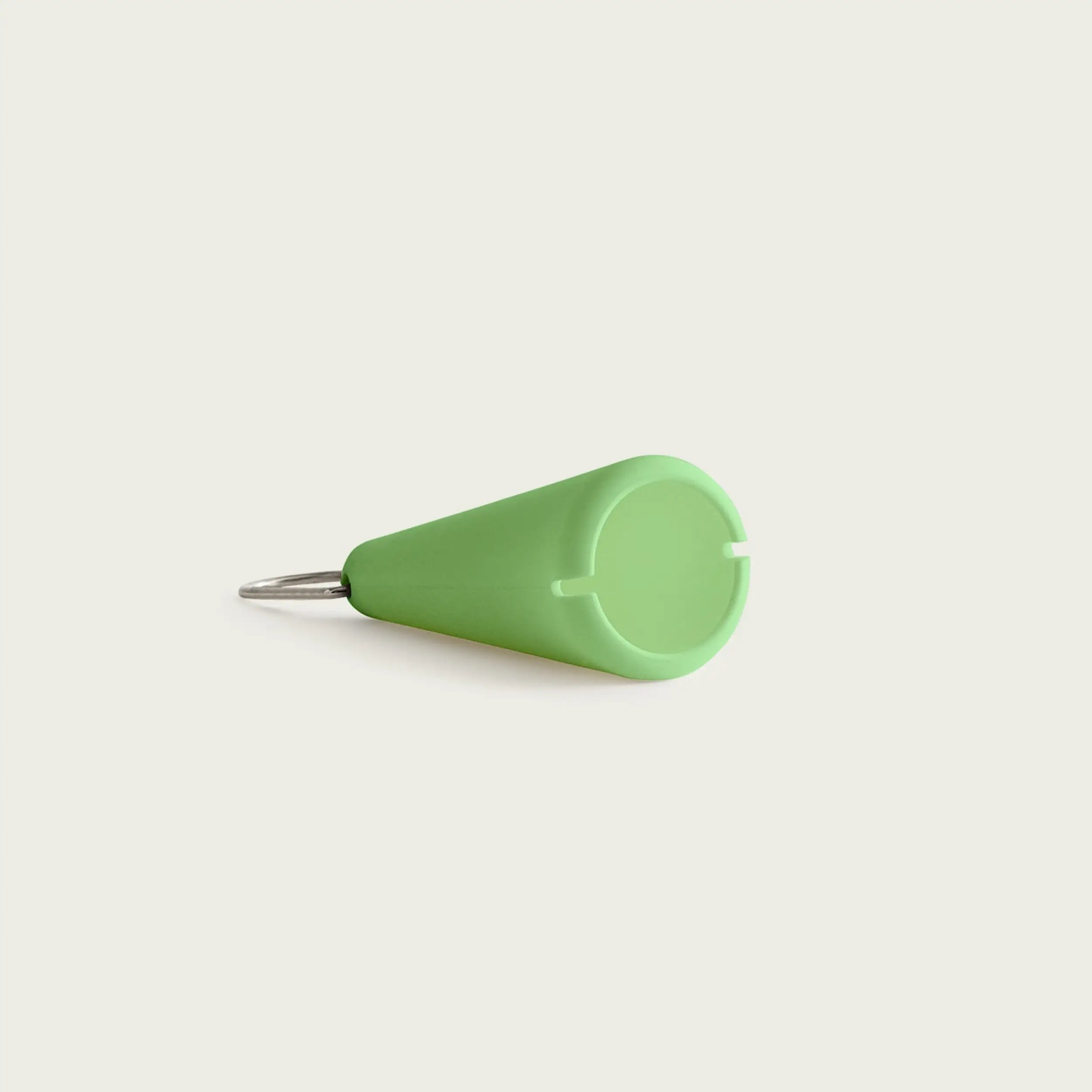 https://cdn.shopify.com/s/files/1/0017/7009/4690/files/session-goods-product-pipe-silicone-sleeve-celery-green-02.webp?crop=center&height=2500&v=1696211656&width=2500