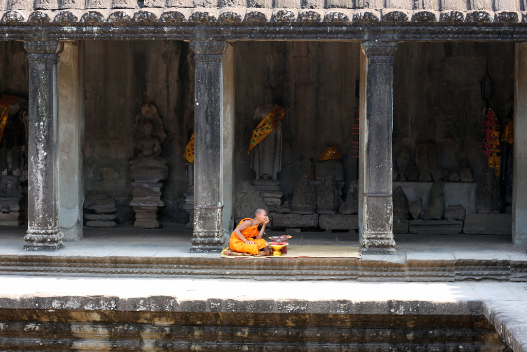  laughing monk at angkor wat.