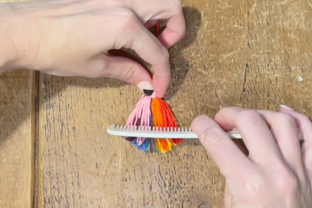 combing Rainbow Threads Tassel DIY