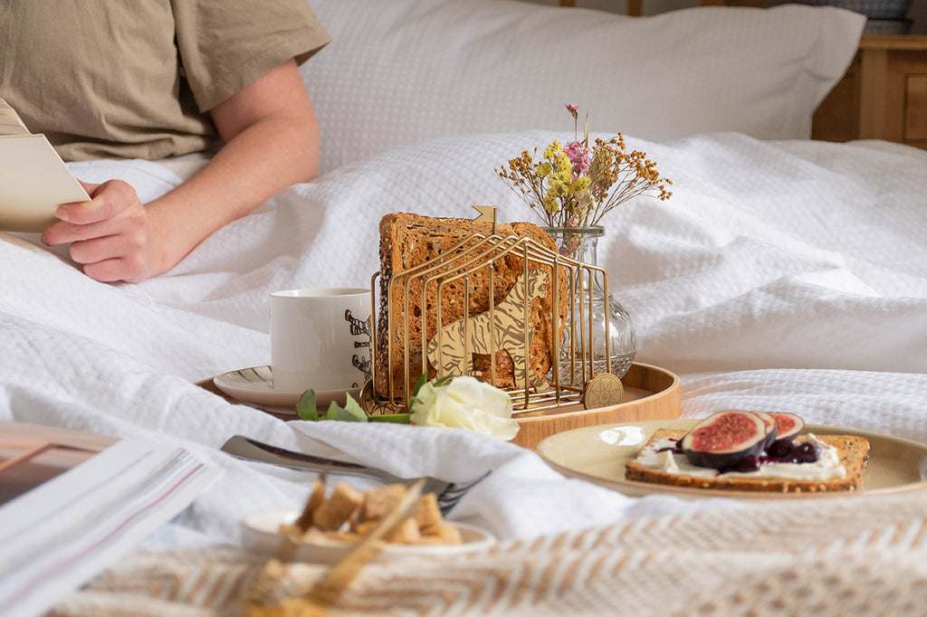 tiger toast rack breakfast in bed