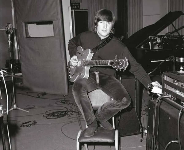 Beatles guitarist John Lennon using the Rush Pepbox