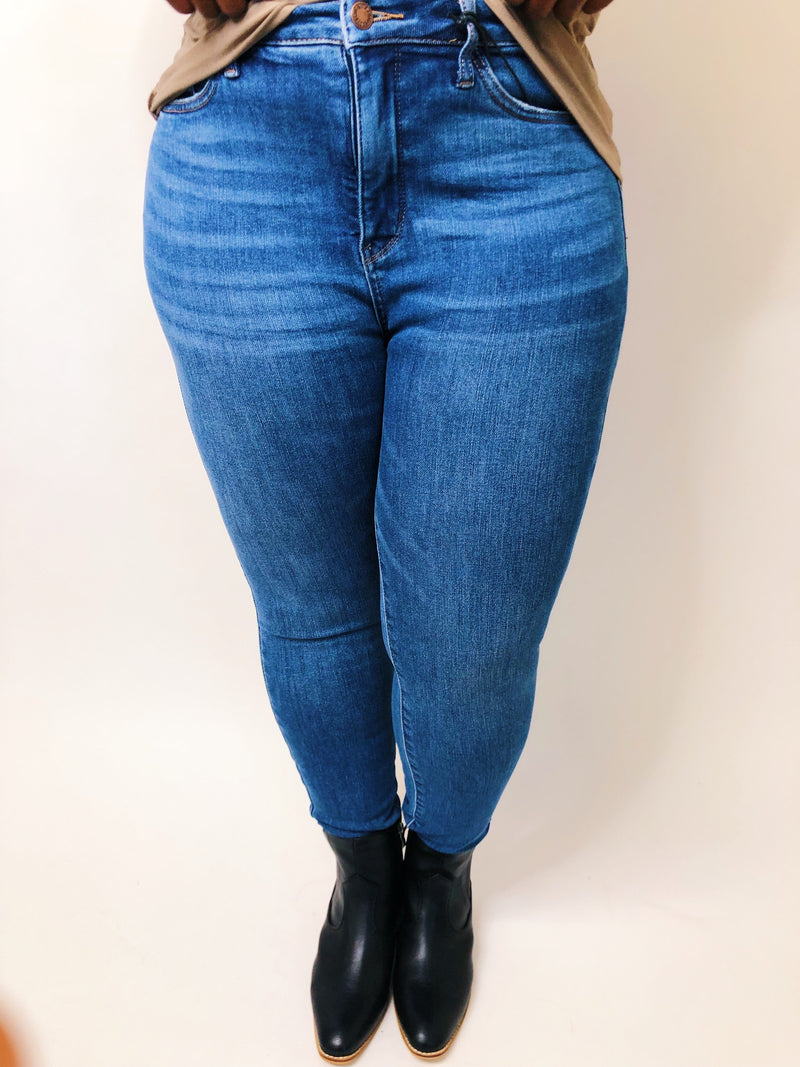 K524 Eyes On Me Tummy Control Judy Blue Jeans – Iris & Rainbow Boutique