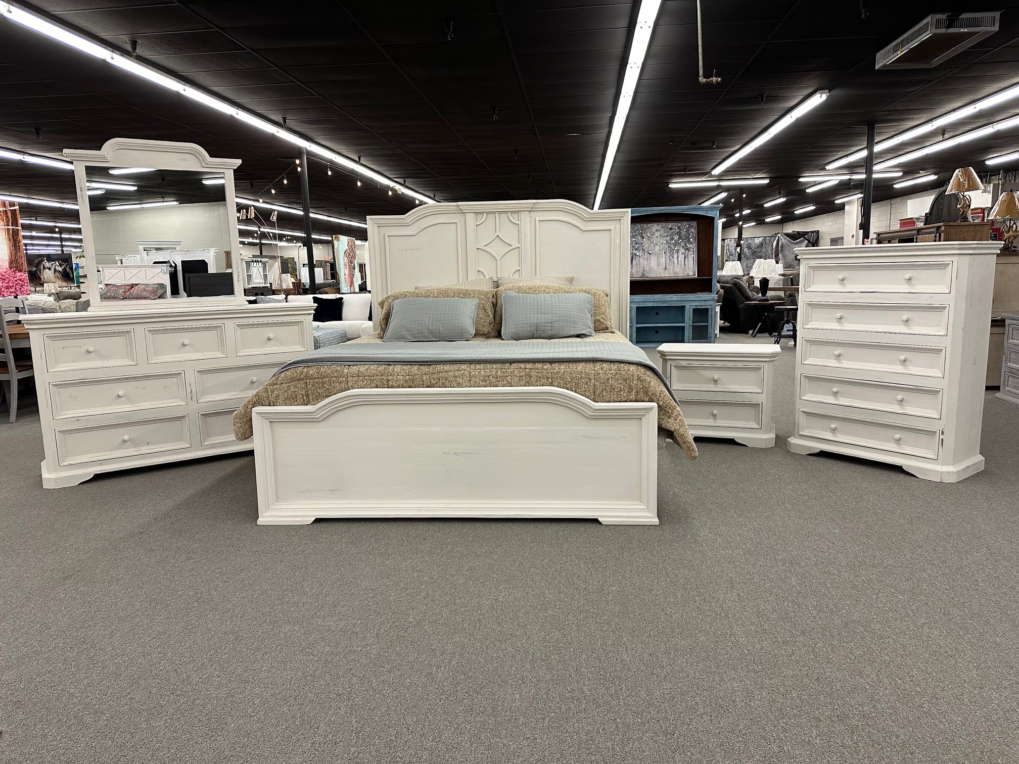 Com-135 Tosky Queen Bedroom Set
