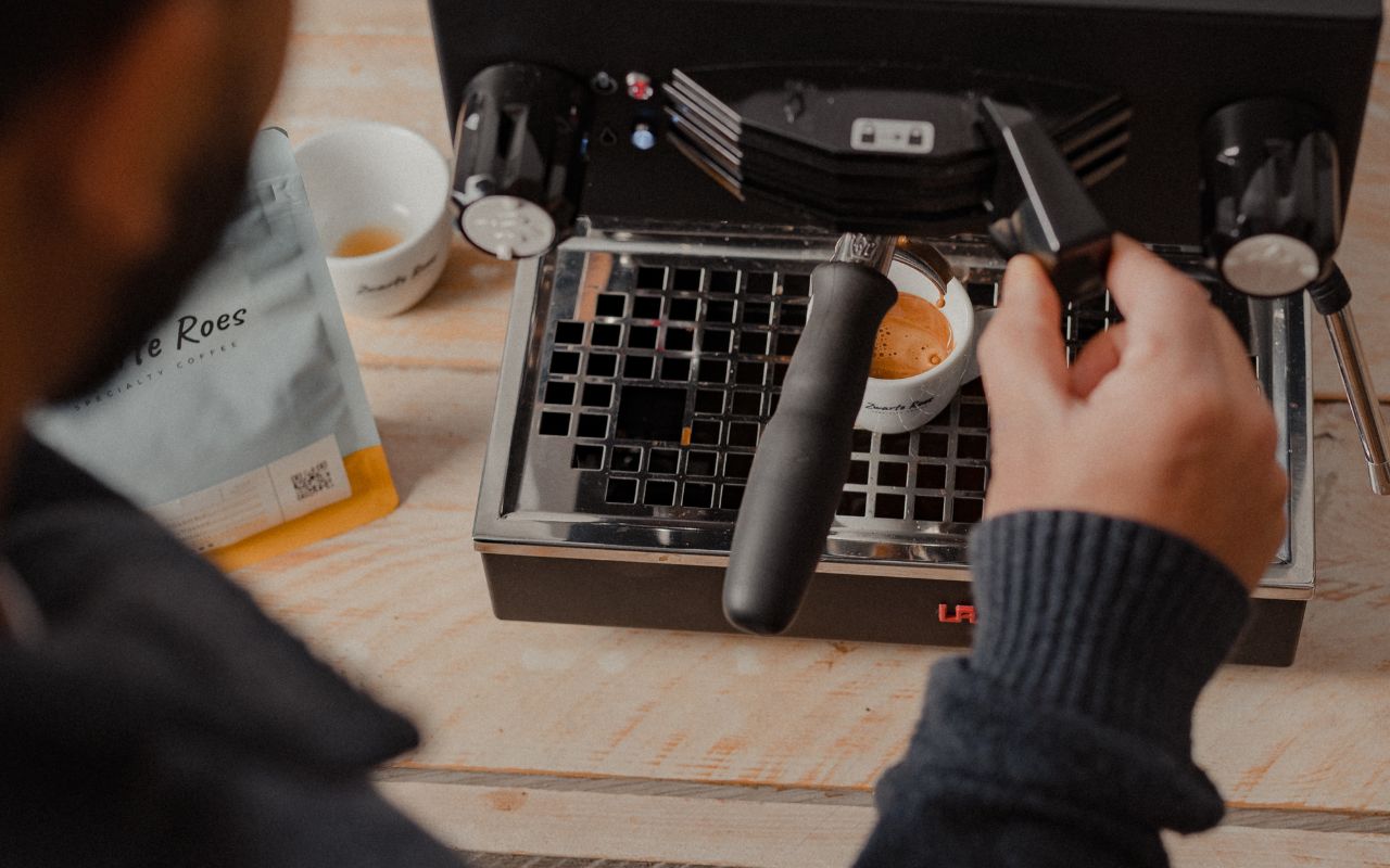 Semi-automatic espresso machine