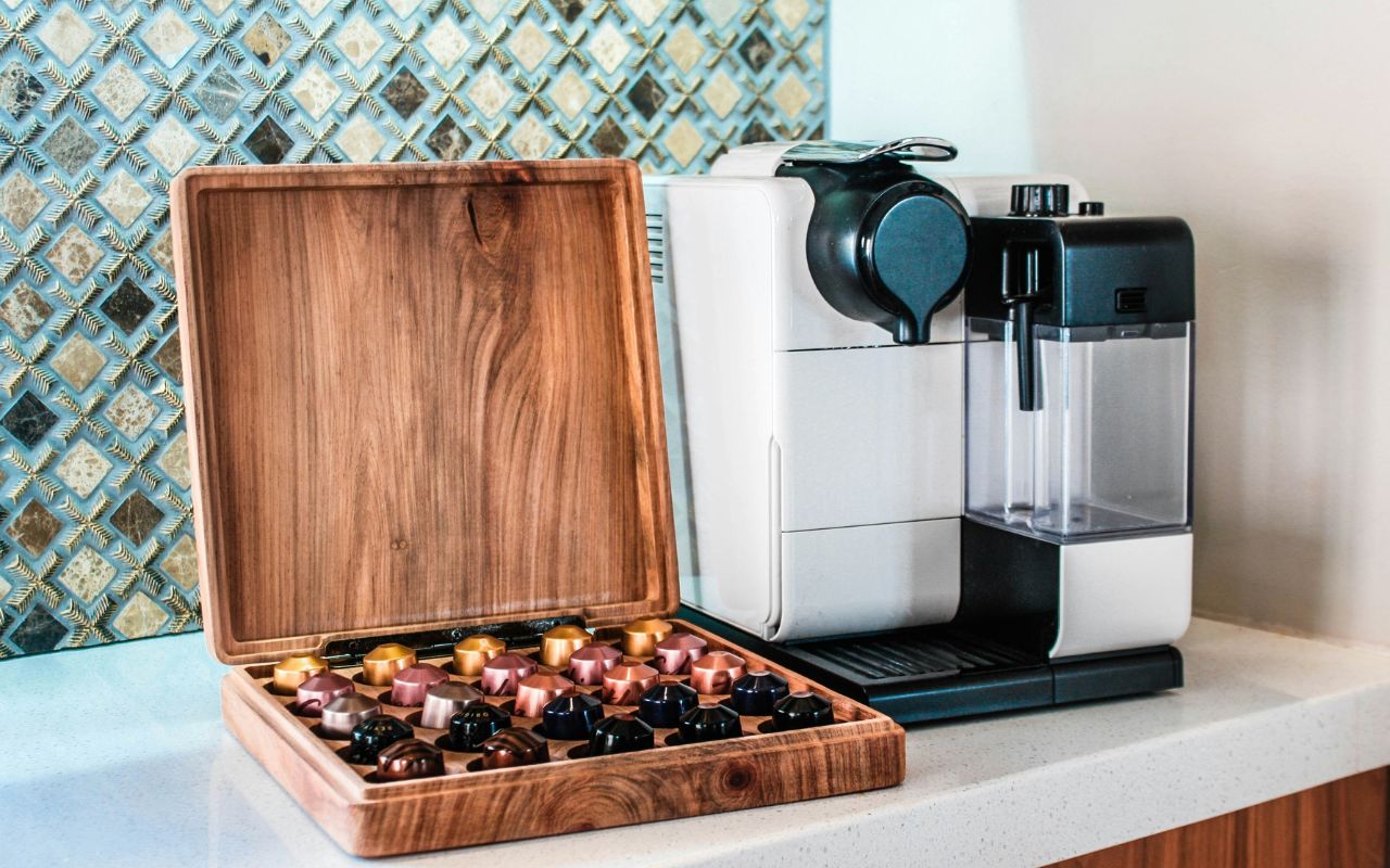 Capsule Coffee Maker vs Espresso Machine