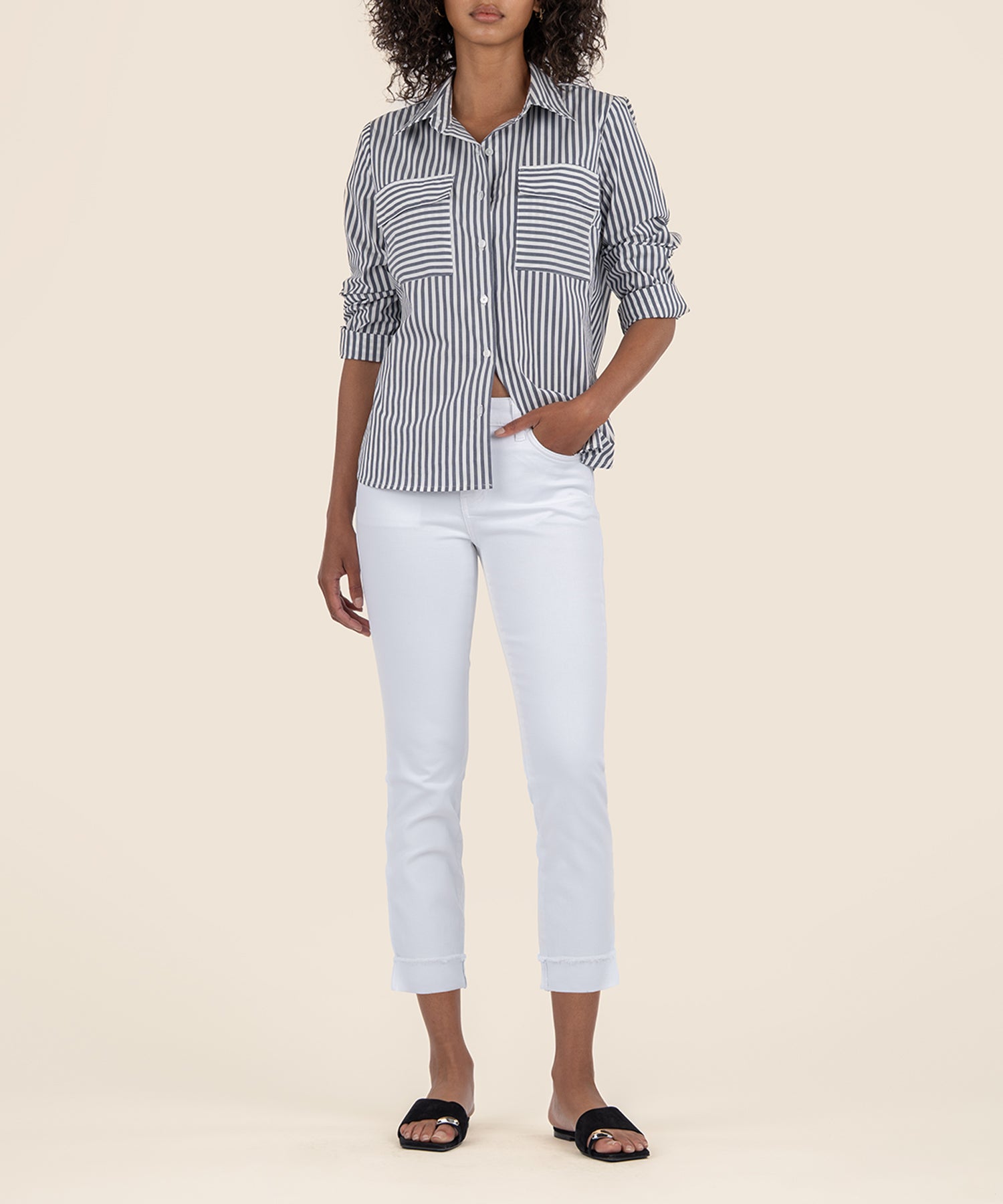 Amy Mid Rise Crop Straight Leg