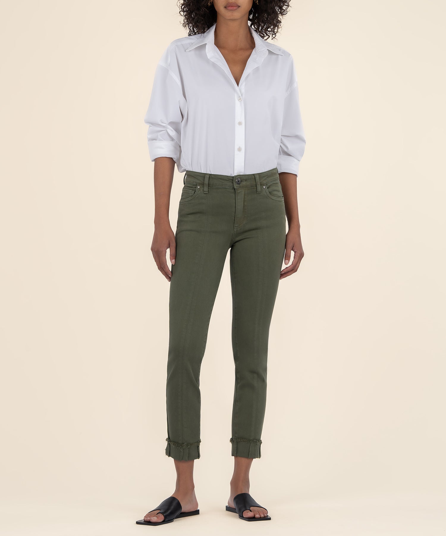 Amy Mid Rise Crop Straight Leg