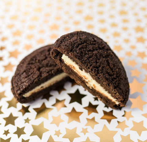 Logan, Utah's Num Gourmet Desserts bakes these cream filled keto-friendly whoopie pies. diabetic friendly desserts, keto desserts logan utah, num gourmet desserts, treats in logan utah, keto whoopie pies #NumGourmetDessrts #LoganUtah #LoganUtahDessert #KetoDessert #KetoBreakfast #KetoSweets #DiabeticFriendlyDesserts #KetoDiet #GuiltFreeDessert #HighProteinDessert