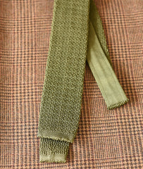 Knit tie in olive