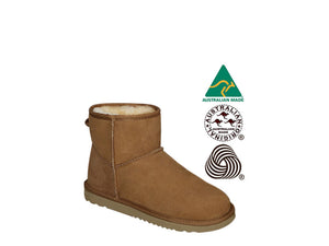 UGG | CLASSIC MINI ugg boots. Made in 