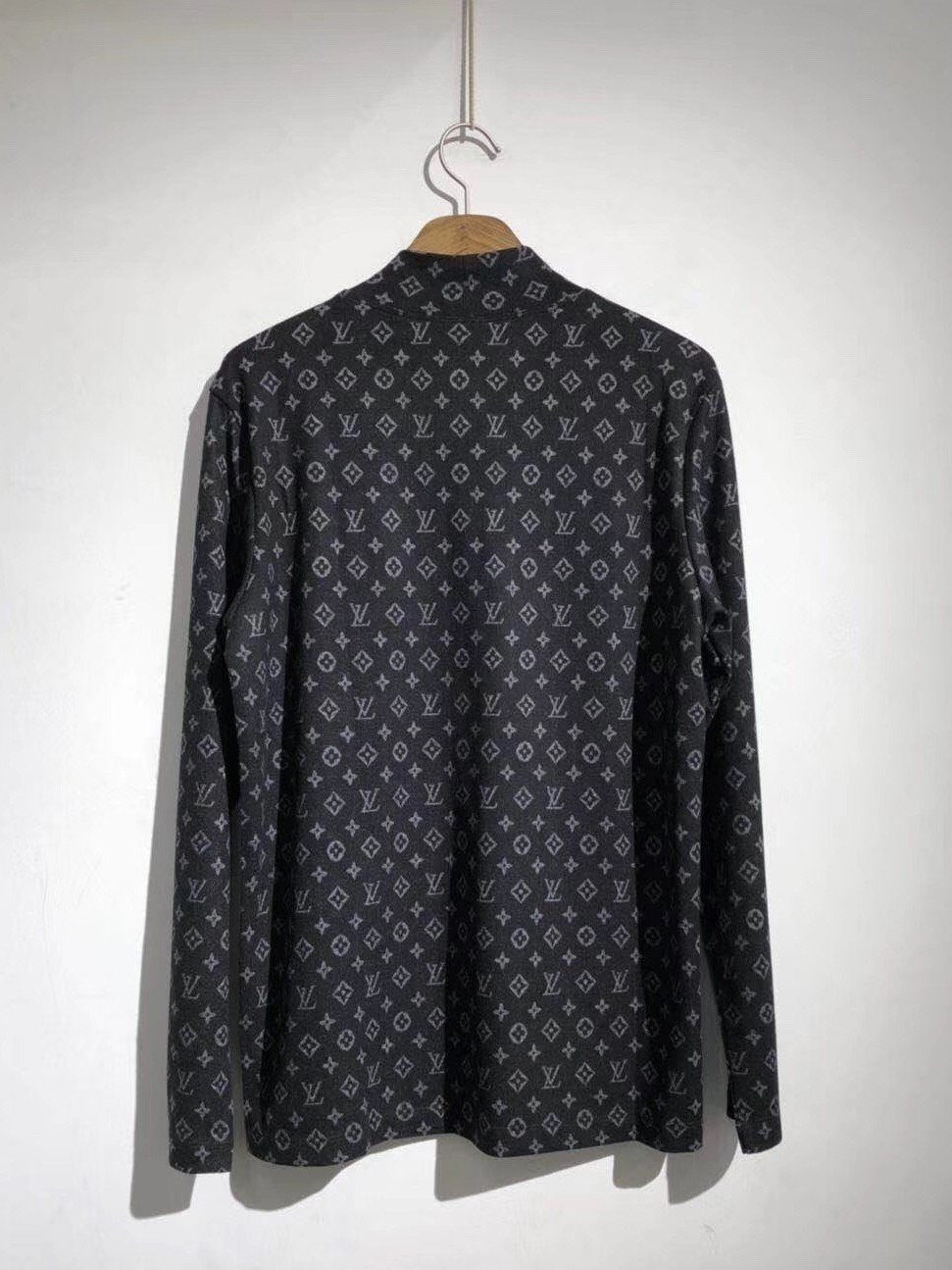 Louis Vuitton Turtleneck Long Sleeve Cashmere Sweater – The-Hype-Snob
