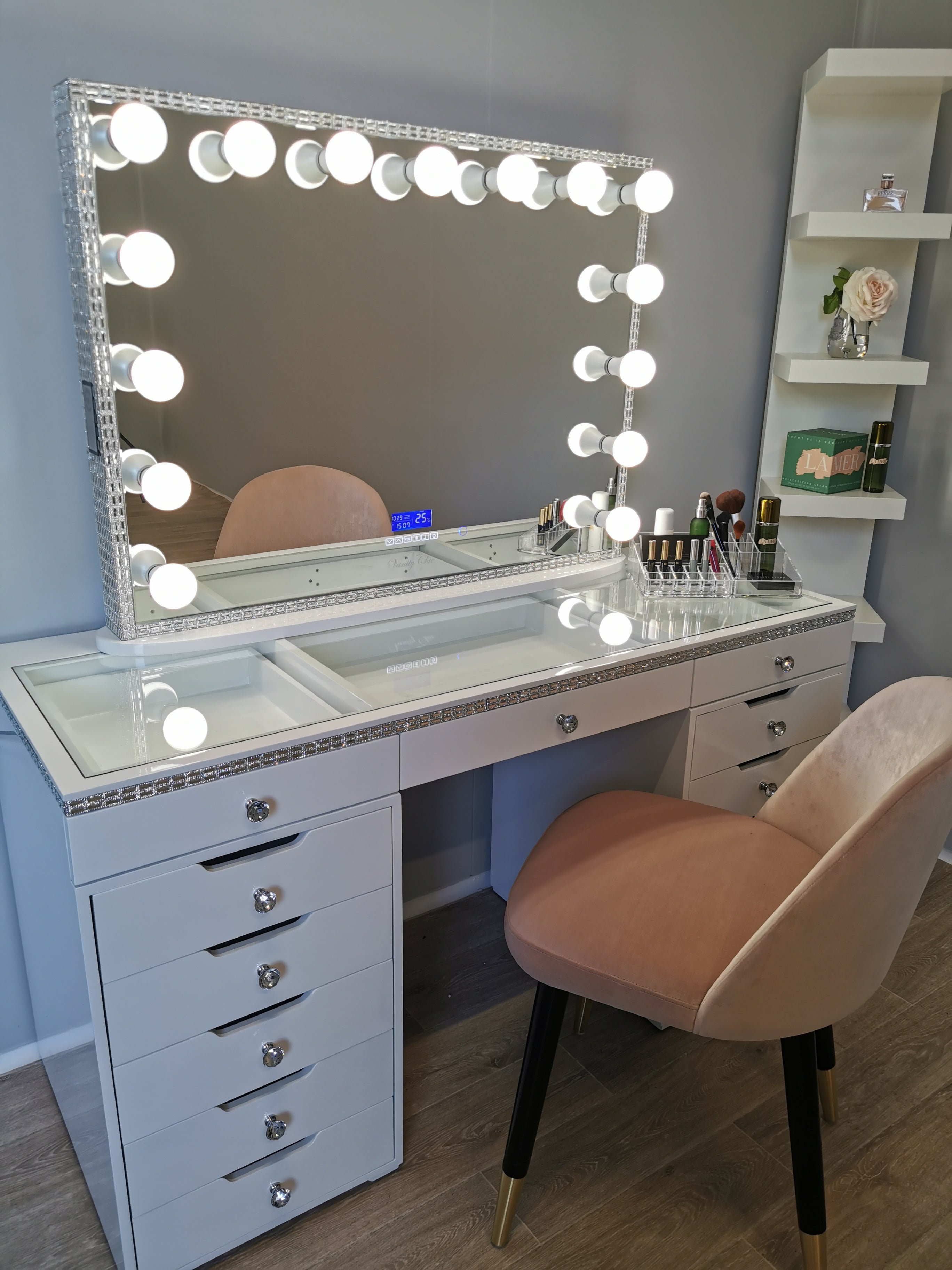 Diamond Style 13 Drawers Clear Glass Top Beauty Station + Hollywood Ma