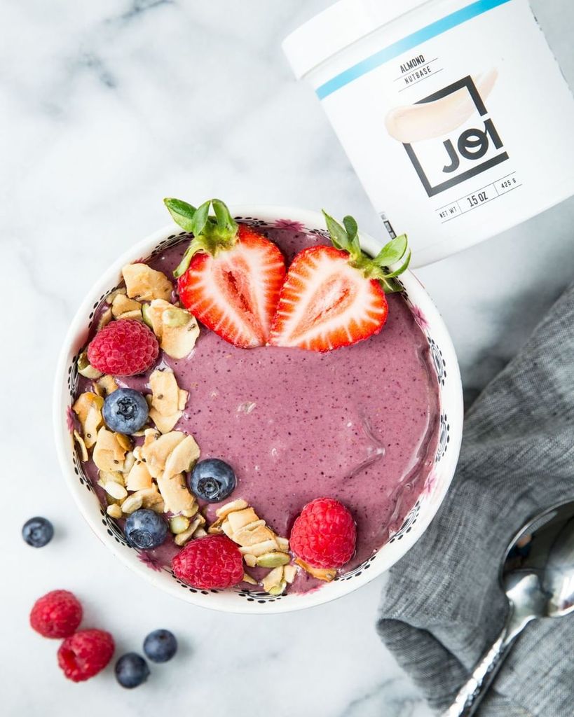 berry smoothie bowl vegan earth day