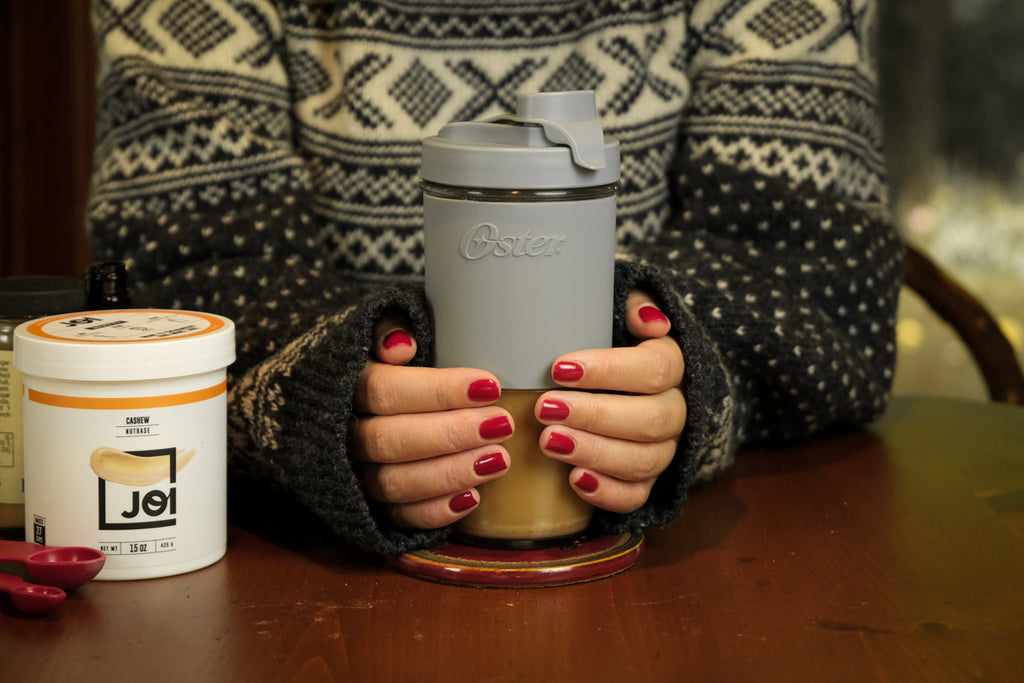 Gingerbread Iced Latte: The Better-For-You Holiday Drink from JOI and Oster Blend Active