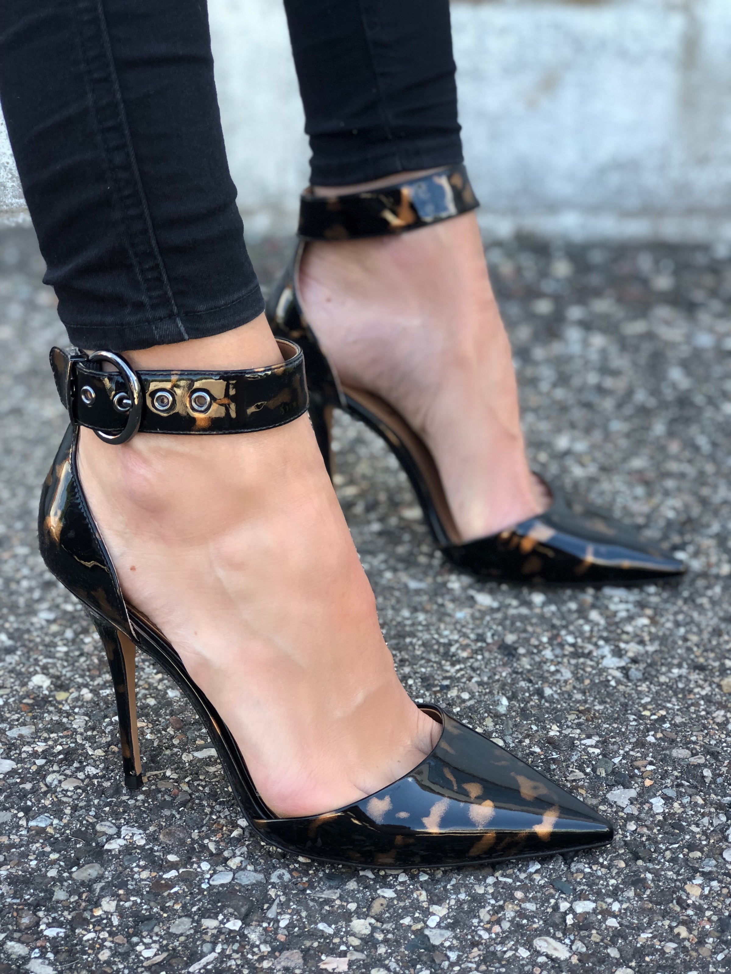 jessica simpson waldin pumps