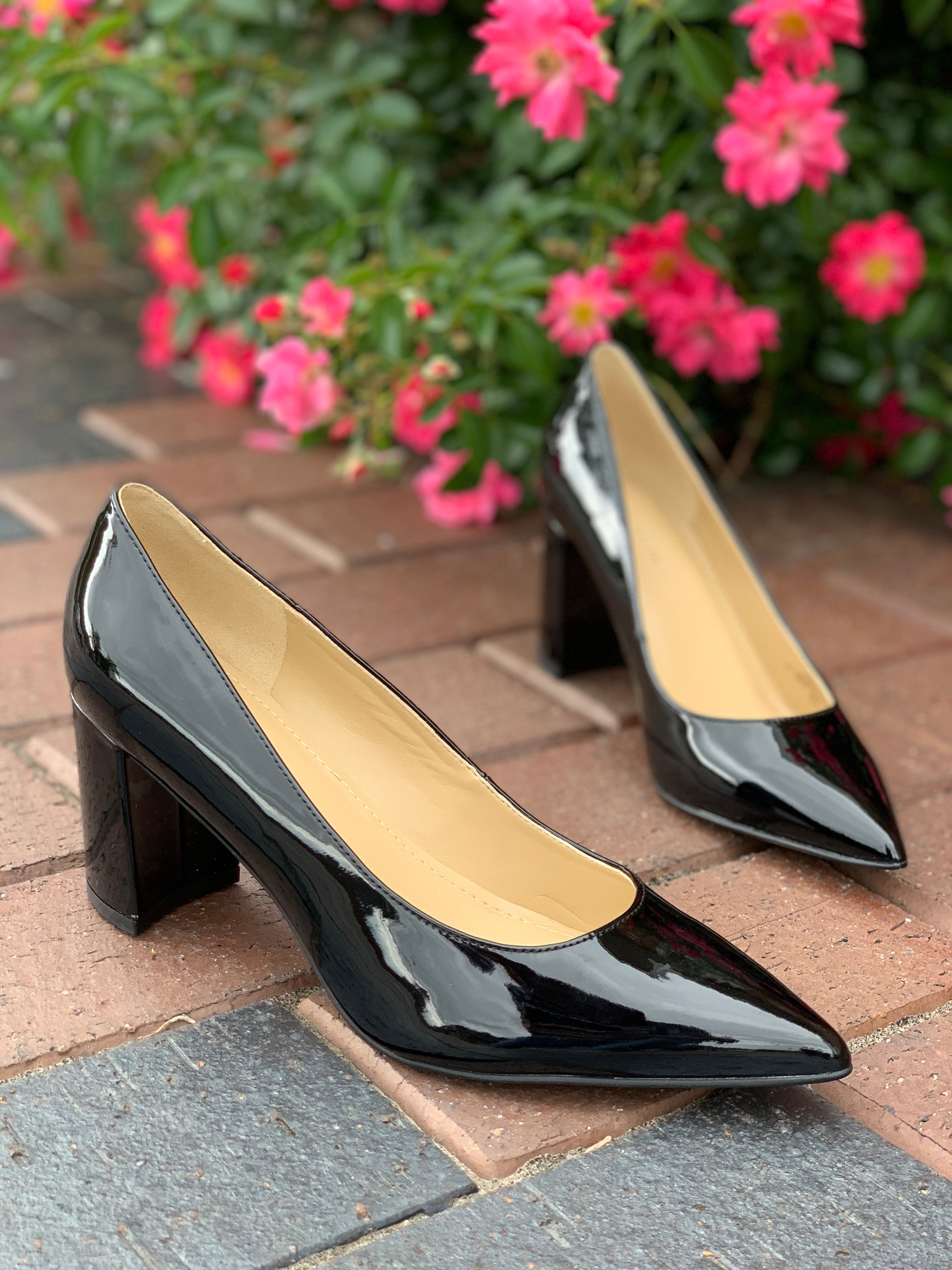 marc fisher black patent pumps