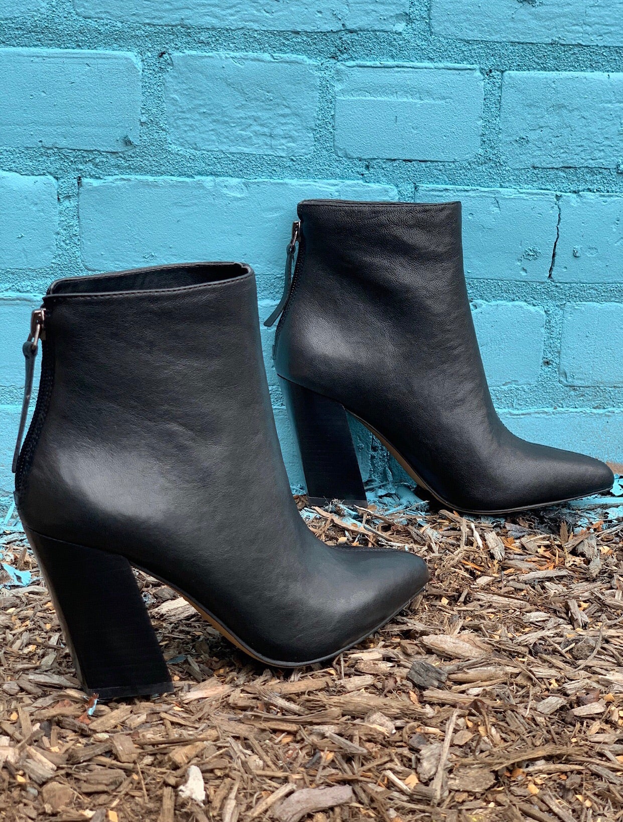 vince camuto black leather booties