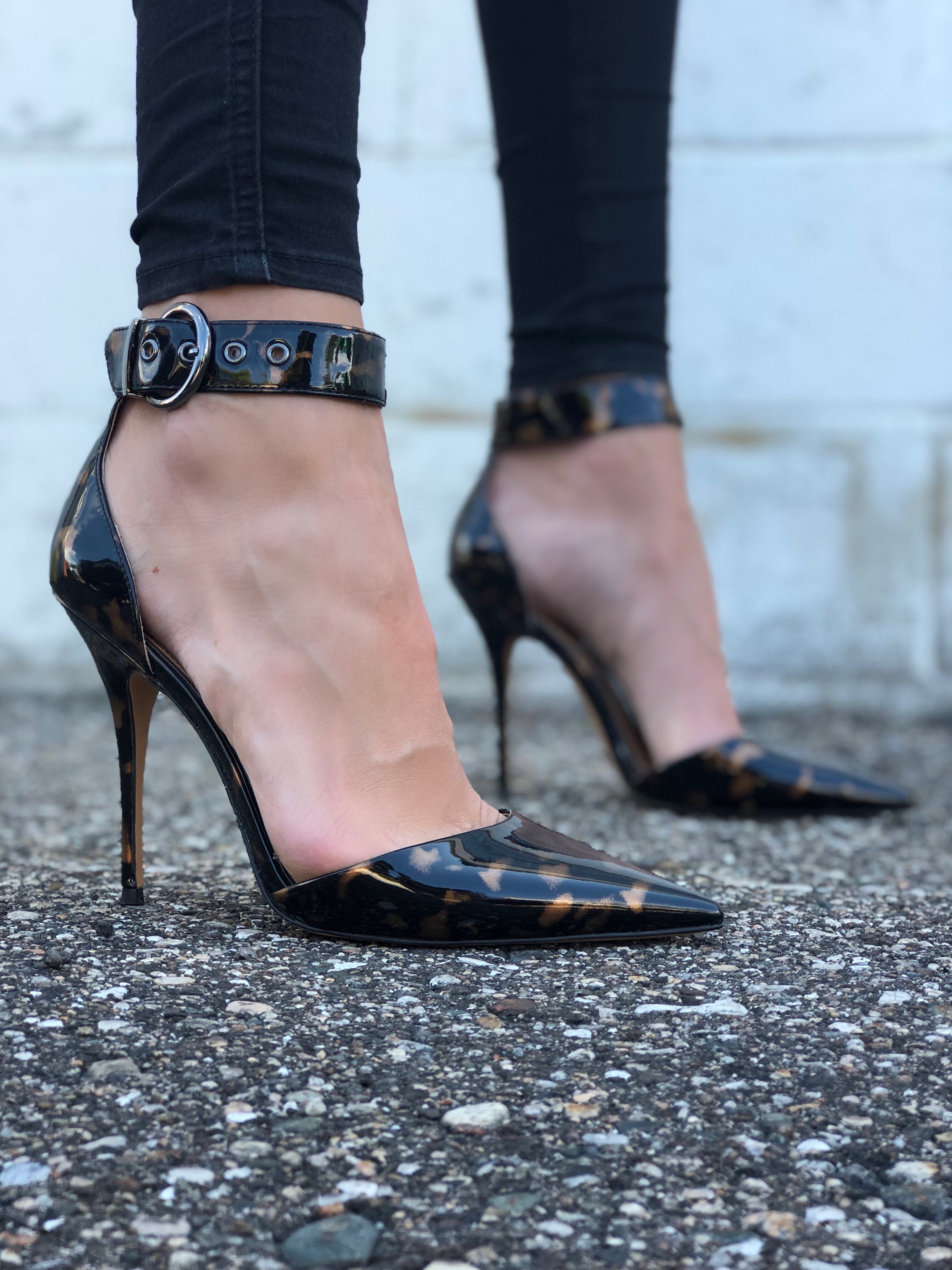 jessica simpson patent pumps