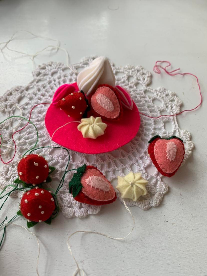 DIY Felt Mini Cake: A sewing Celebration by Bedlam Cat Studio