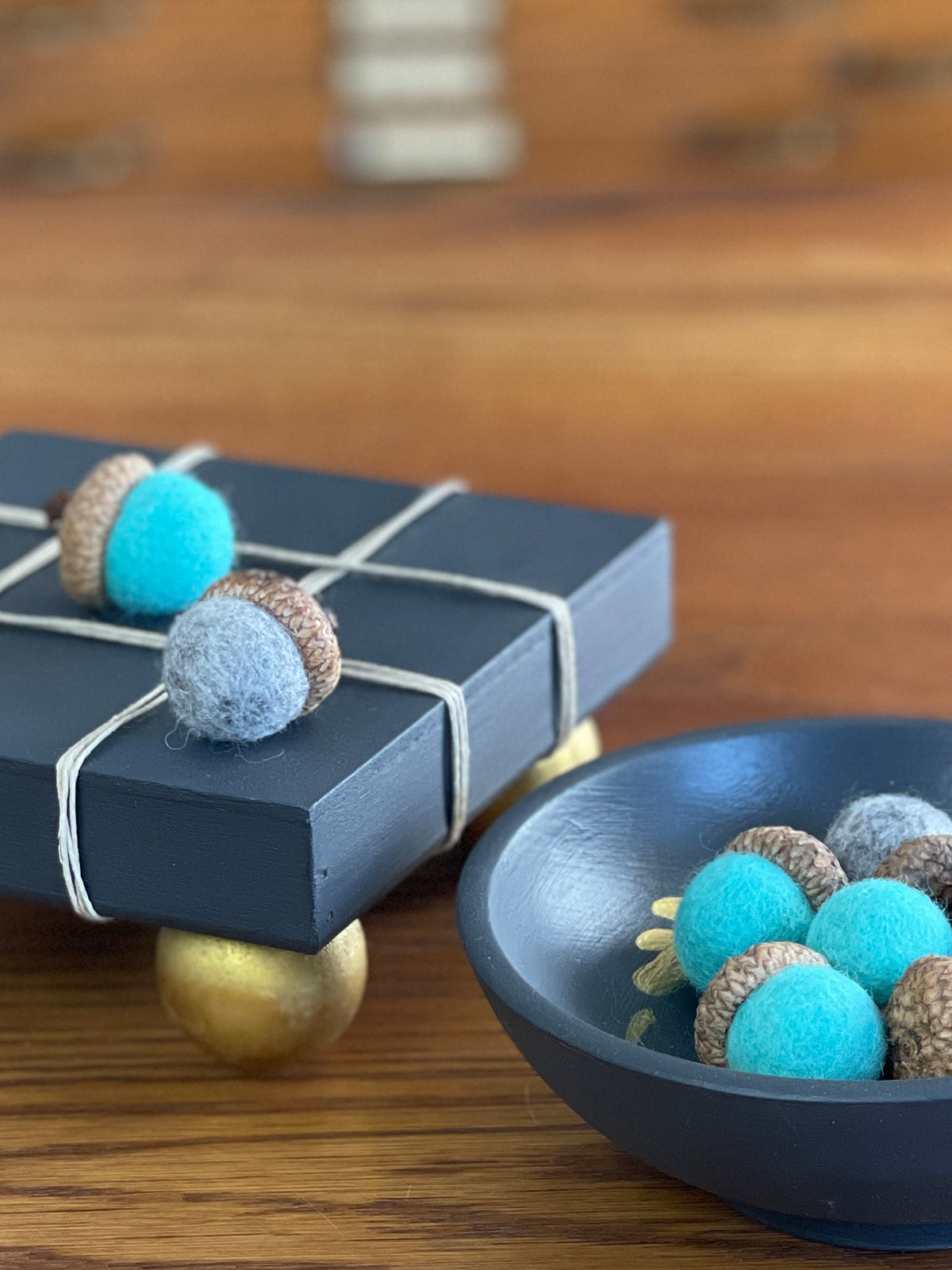  Five DIY holiday project ideas using wool felt balls by Make & Merry Co - Tic-Tac-Toe Game