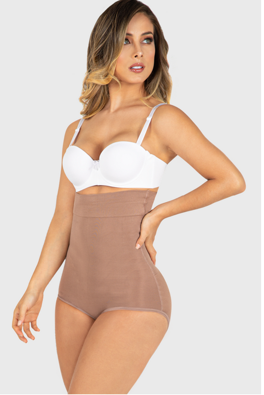 SKIMS STRAPLESS Thong Bodysuit Seamless Sculpt by Skims Kim Kardashian –  Fajas Kataleya