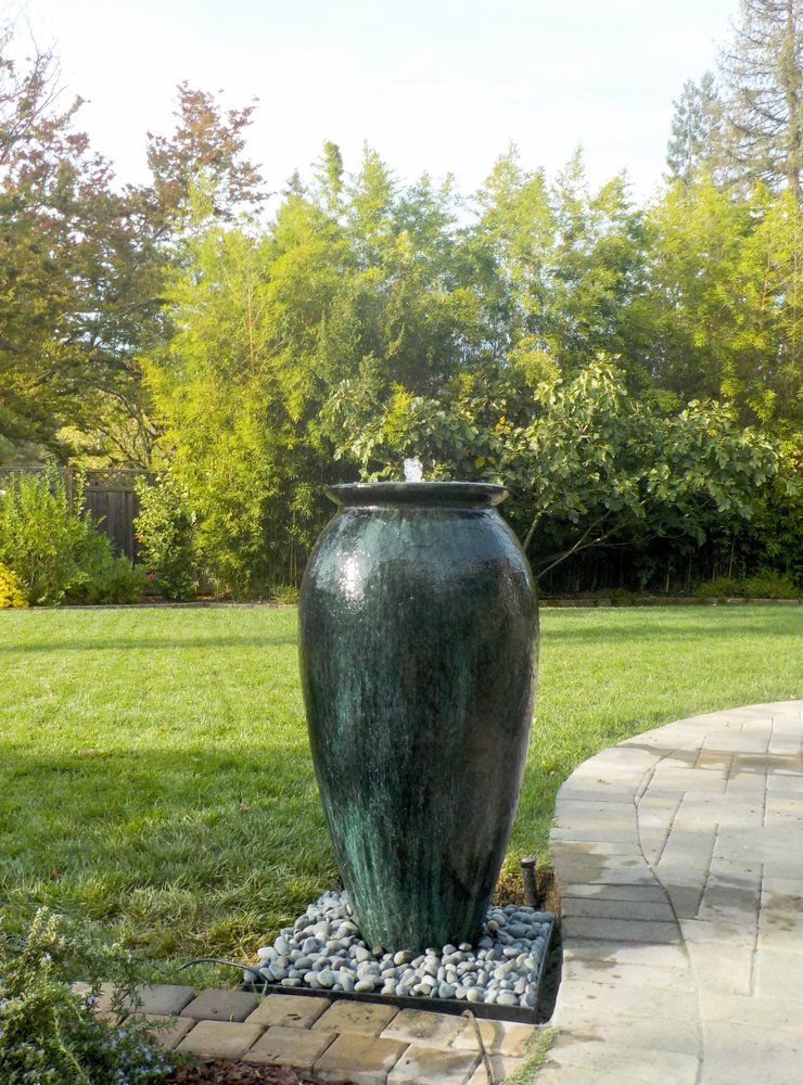 Vase fountain