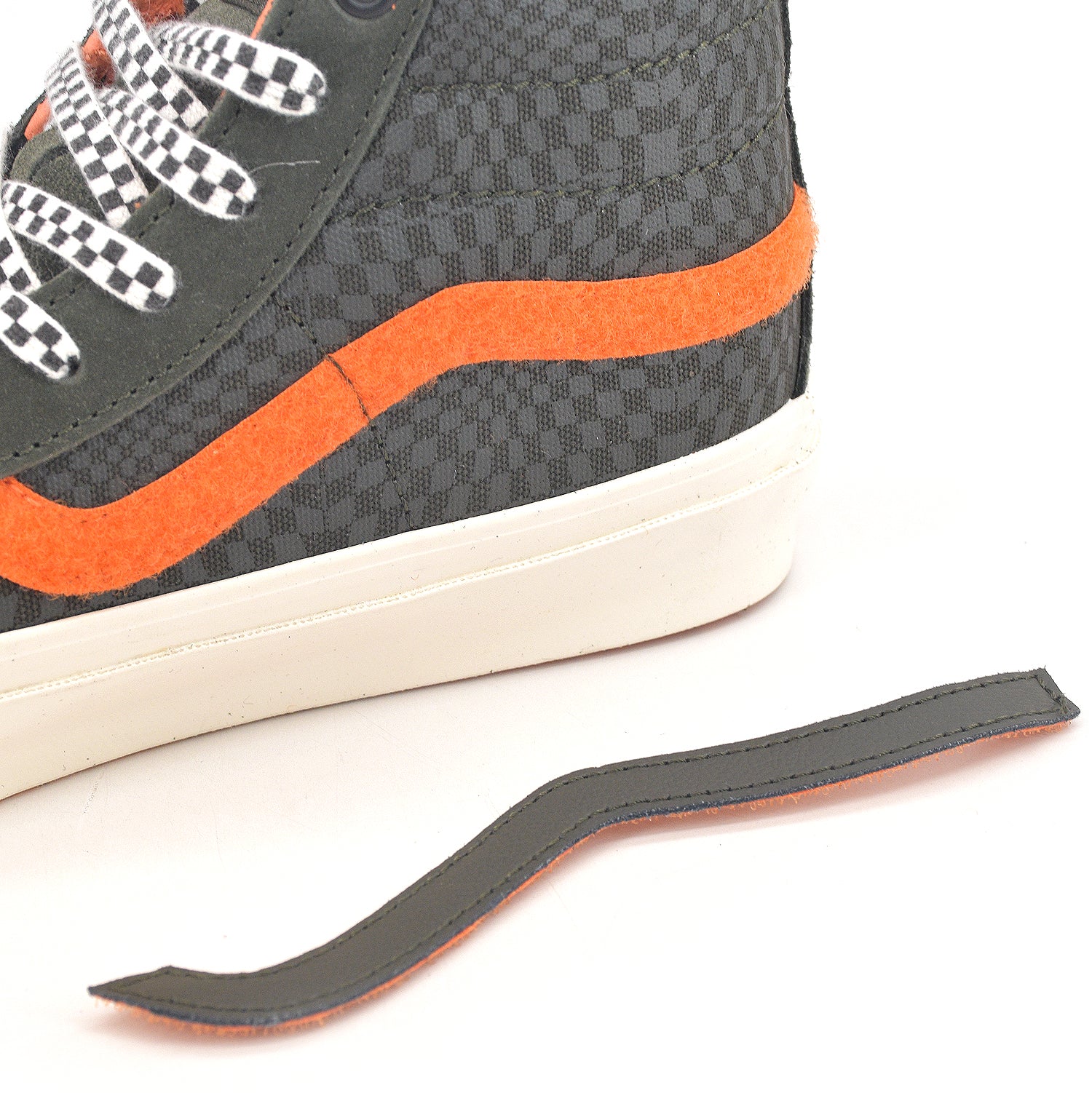 vans orange stripe