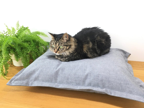 Luxury organic cotton cat bed