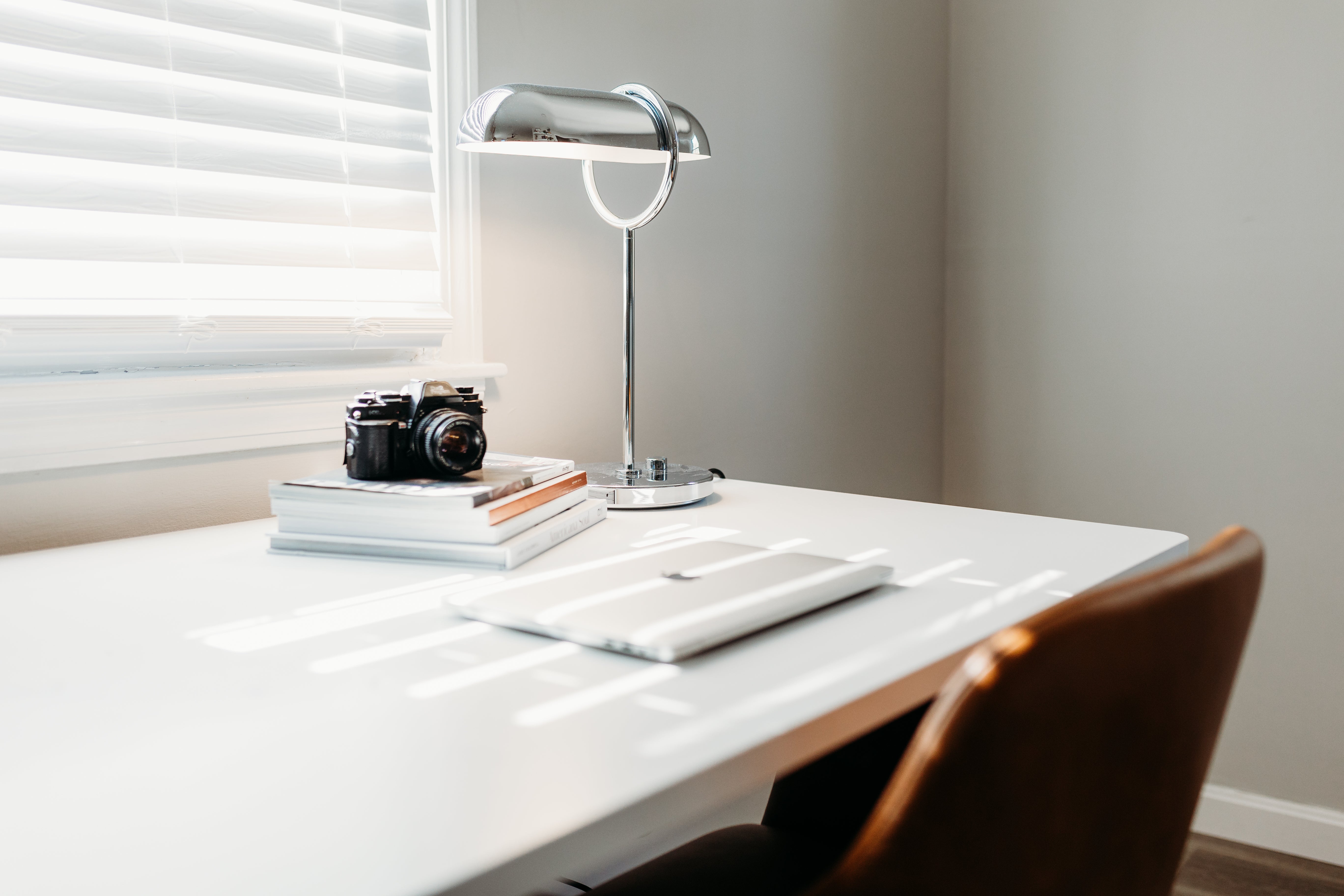 Halo table lamp