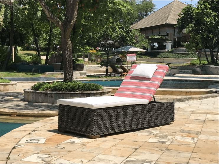 Montana Sun Lounger in Midnight Color