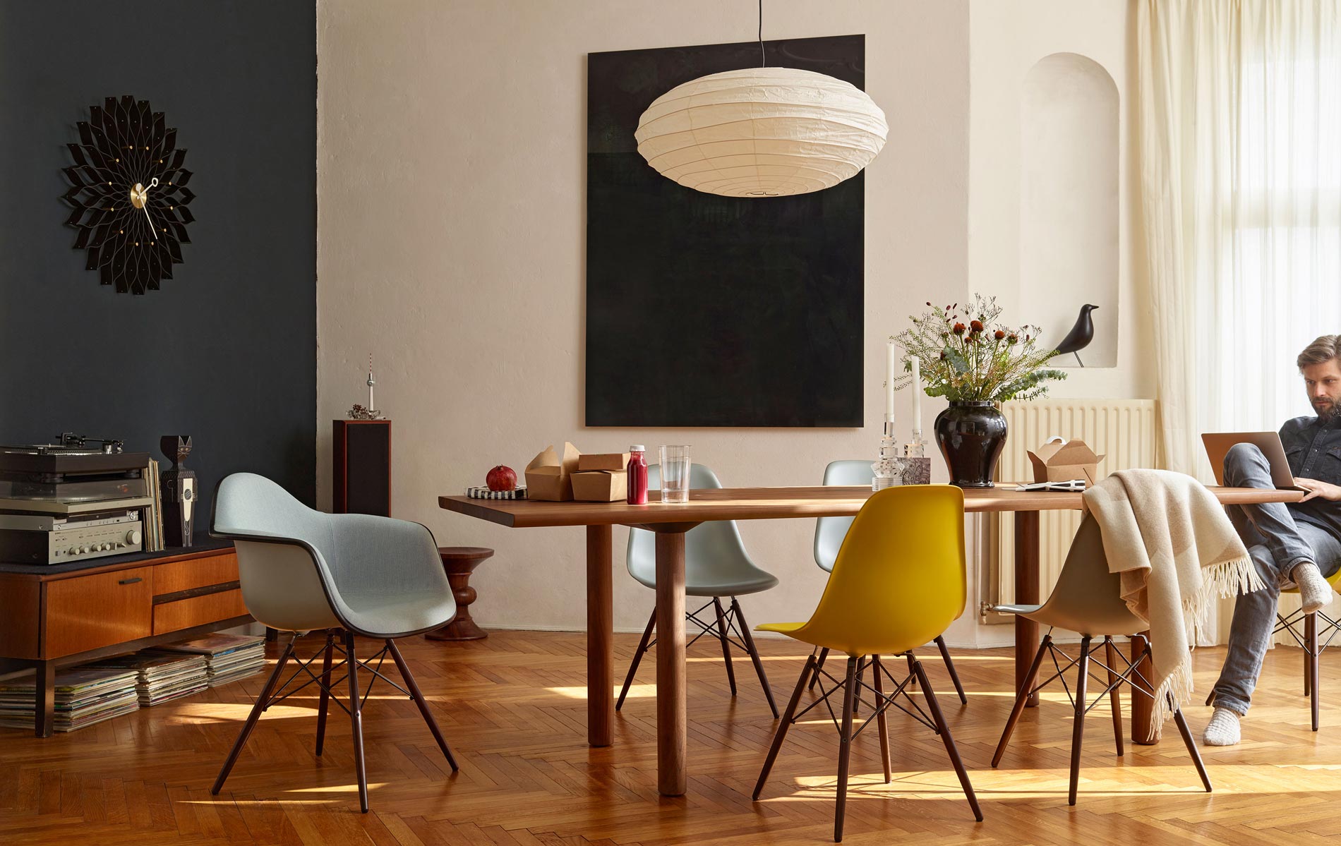 Vitra DAW - Eames Stuhl günstiger kaufen bei LIVINGforme.de