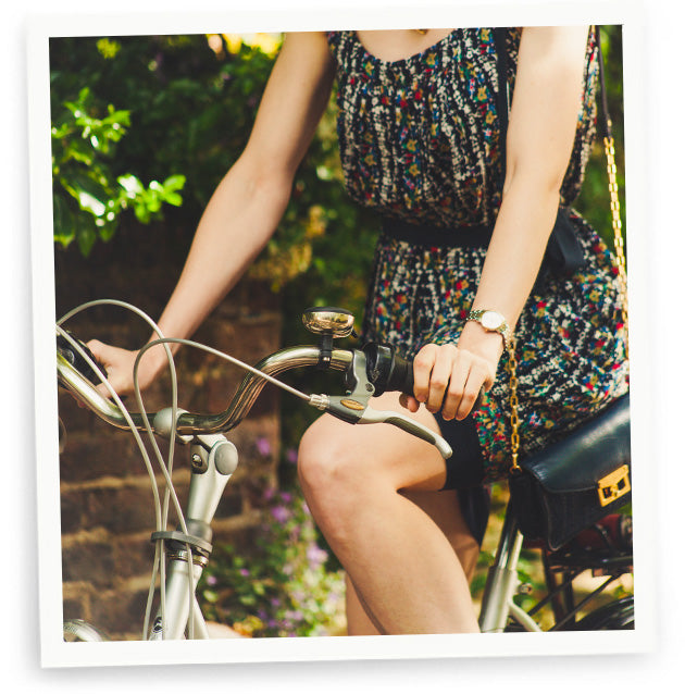 Beauté Holistique, femme au vélo