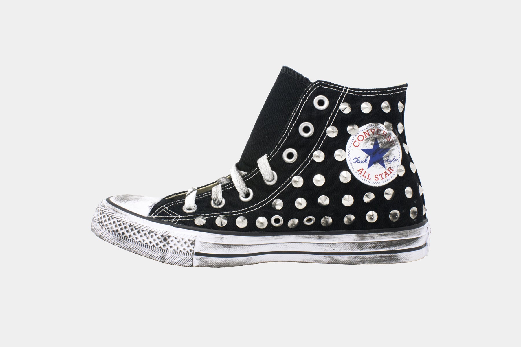 black converse with spikes