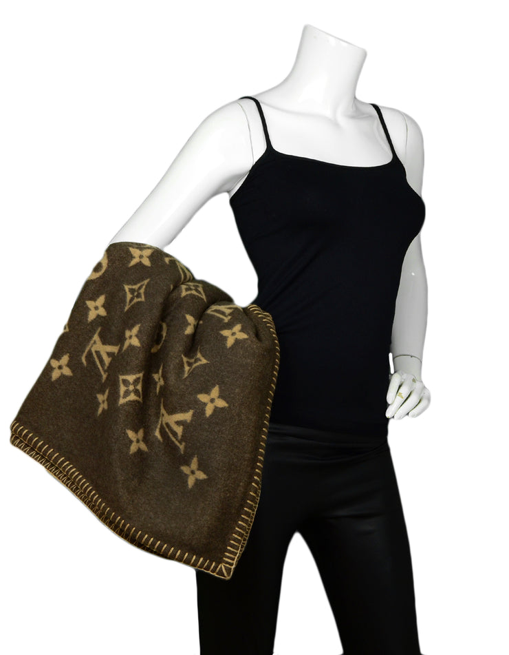 Louis Vuitton Brown Wool & Cashmere Neo Monogram Throw Blanket – ASC Resale