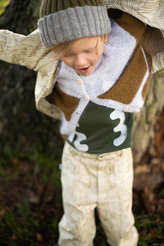 teddy BOIS, gilet mohair, tee-shirt ARBRE, pantalon BOIS