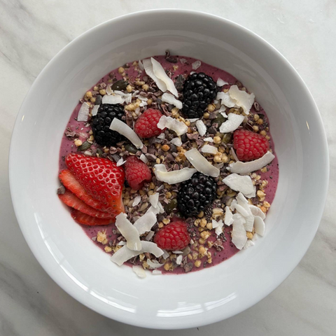 Quick and easy loaded berry acai bowl, acai bowl recipes, easy acai bowl, quick acai bowl, cheap to make acai bowl, berry bowl, fruit bowl, summer fruits bowl, healthy fruit bowl, acai recipes, granola recipes, healthy breakfast bowl