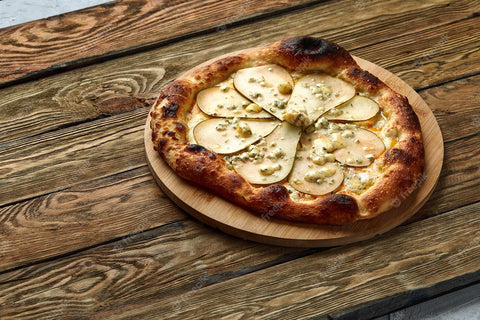 pizza-with-pears-gorgonzola-cheese-italian-pizza-with-pear-blue-cheese