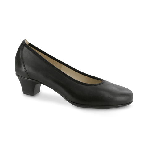 Close up of SASnola’s Milano heel in the color black