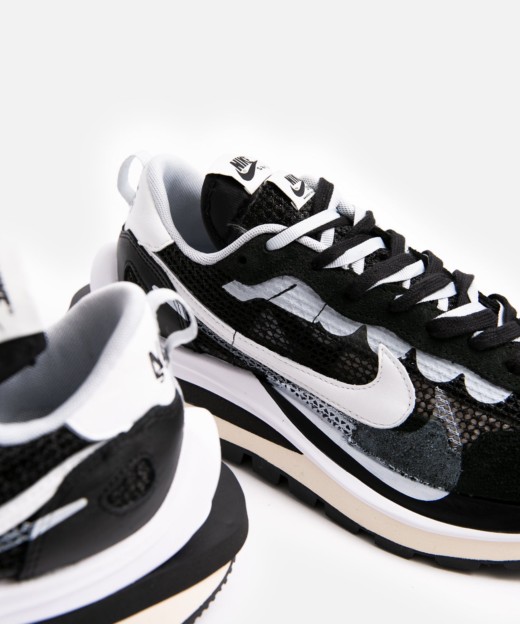 Nike VaporWaffle x Sacai (Black/Summit White-Pure Platinum) – Patta